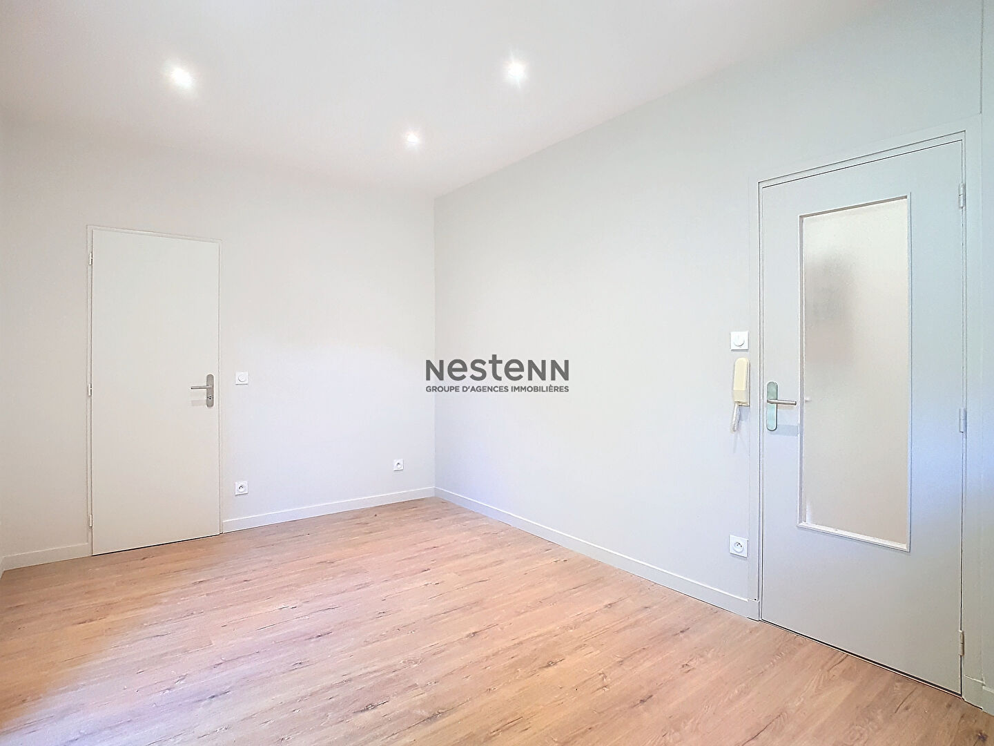 Appartement Grenoble 2 pièces- Rénové- Moderne- Jardin privatif
