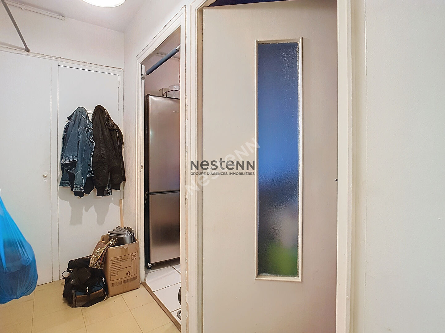 Appartement Saint Martin D'Hères T1 pièce avec vue sur parc et place de parking privative.