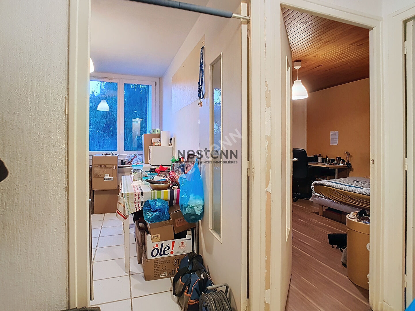 Appartement Saint Martin D'Hères T1 pièce avec vue sur parc et place de parking privative.