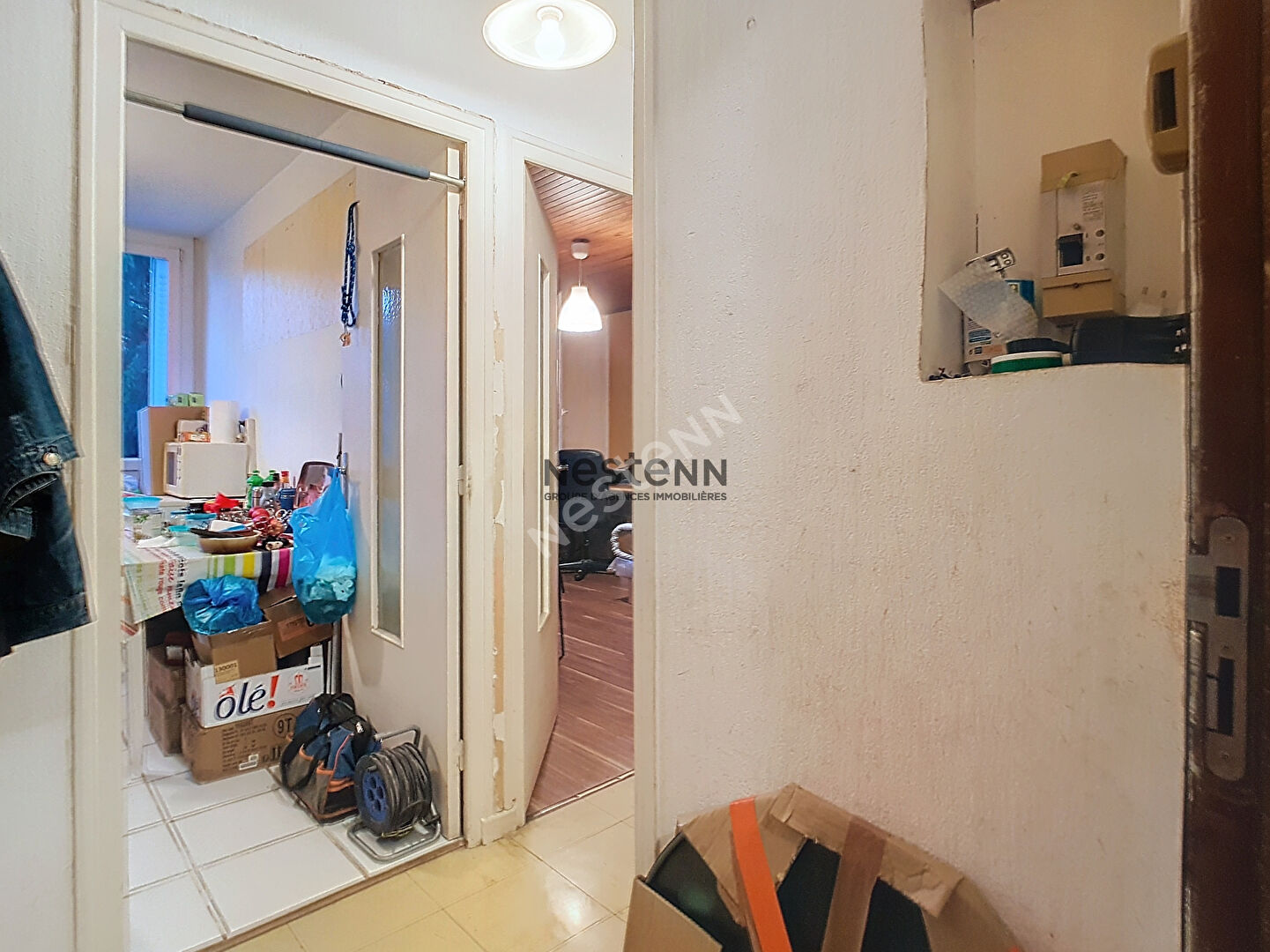 Appartement Saint Martin D'Hères T1 pièce avec vue sur parc et place de parking privative.