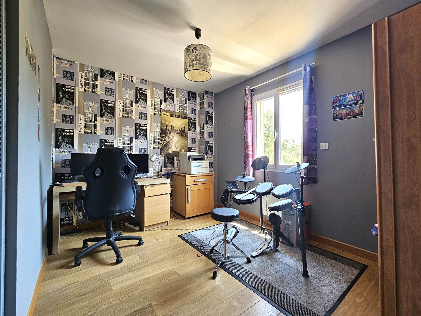 A vendre -Maison La Crau 5 pièce(s)  140 m² - 1853 m² de terrain, quartier résidentiel, Piscine.