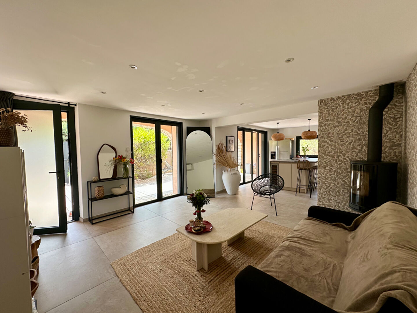 Bas de villa type 4 La Crau 4 pièce(s) 88 m2 centre ville calme