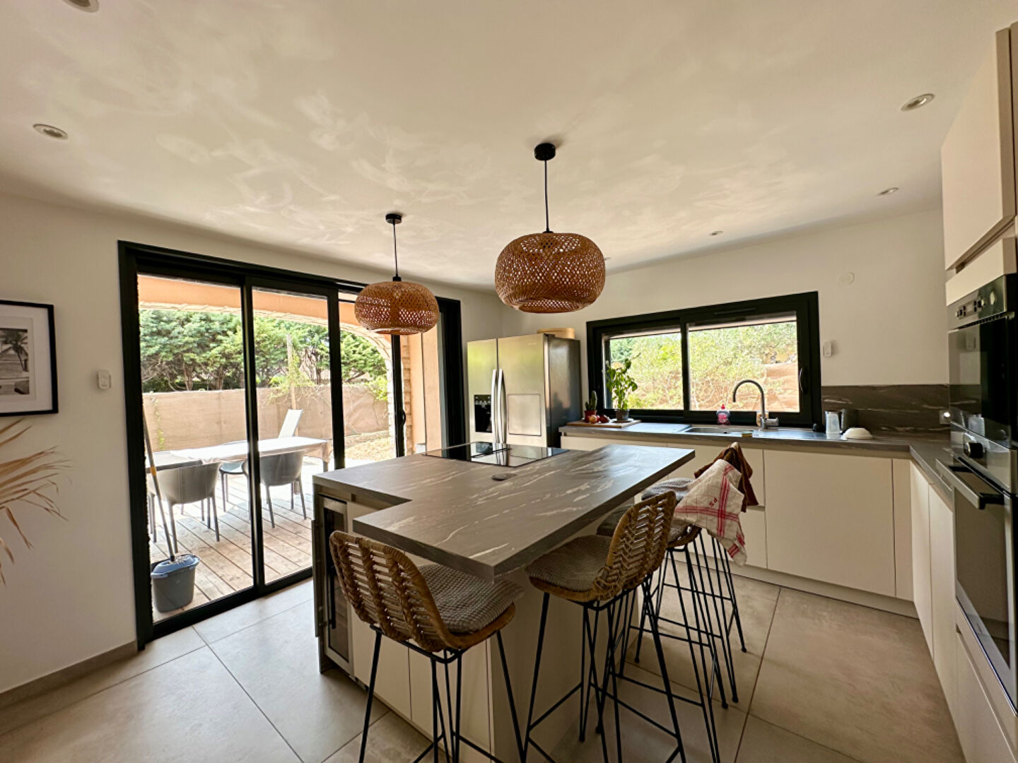 Bas de villa type 4 La Crau 4 pièce(s) 88 m2 centre ville calme