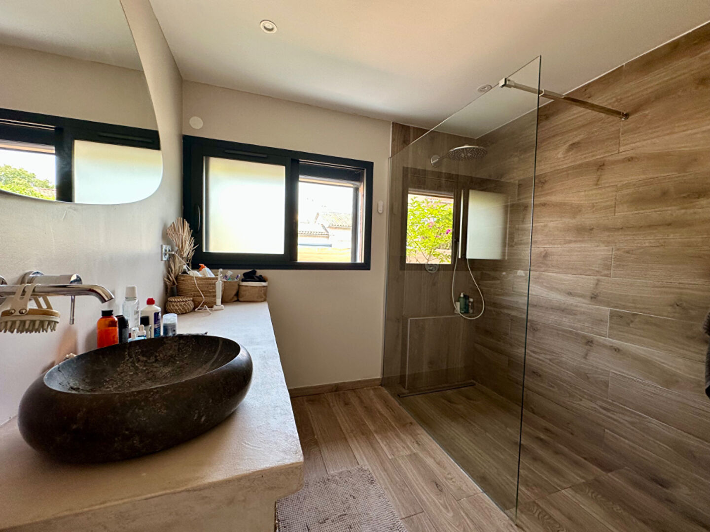 Bas de villa type 4 La Crau 4 pièce(s) 88 m2 centre ville calme