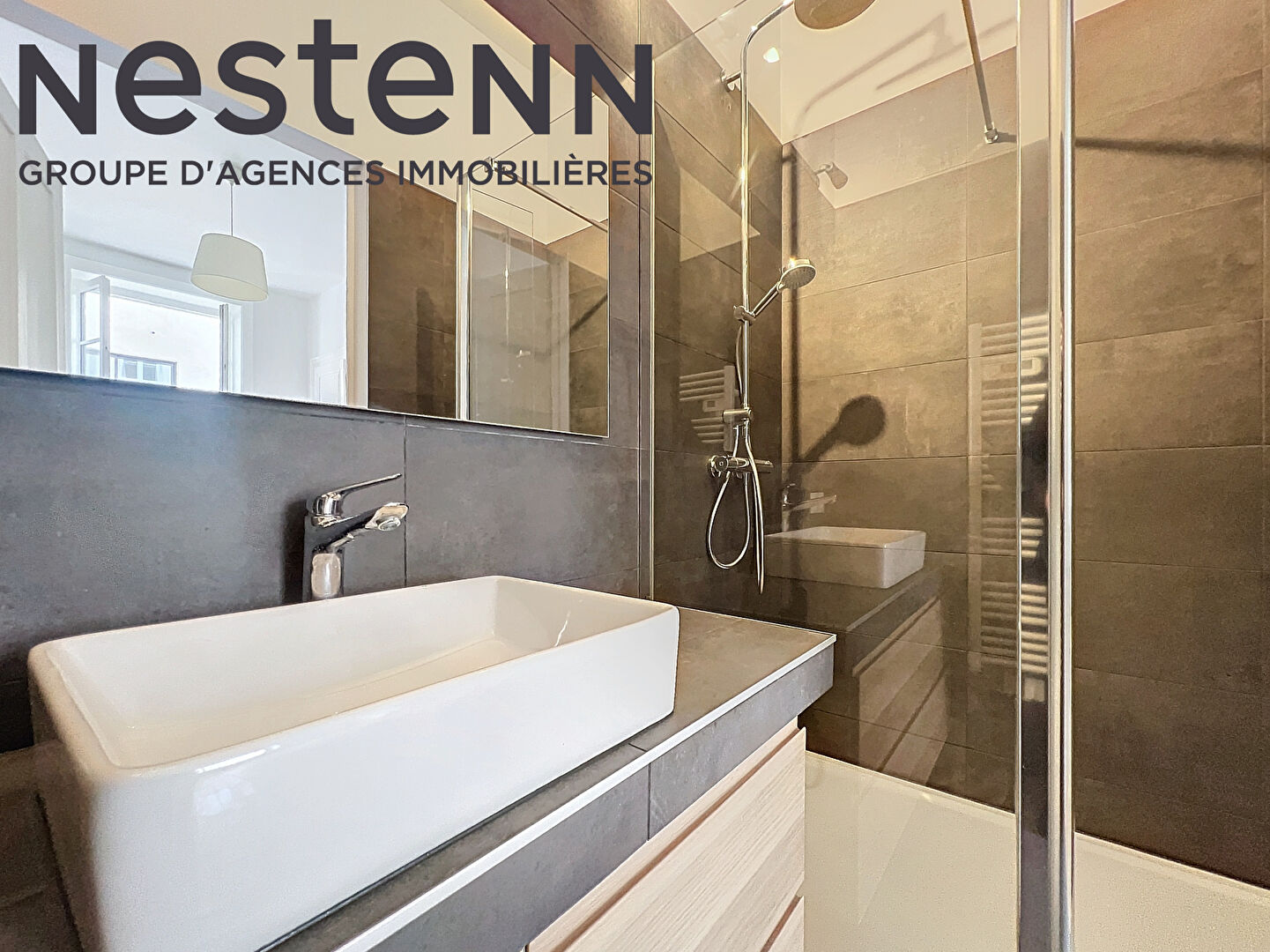 T3 - Immeuble bourgeois - Ascenseur - Traversant - Lumineux  - Métro