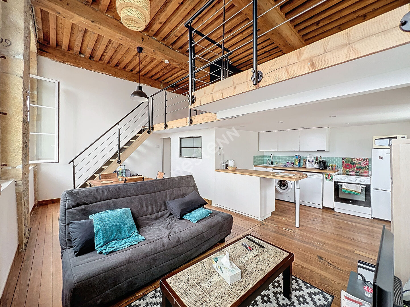 Croix Rousse - Canut style loft T3 de 57m2- Vue exceptionnelle sur Lyon  - refait à neuf