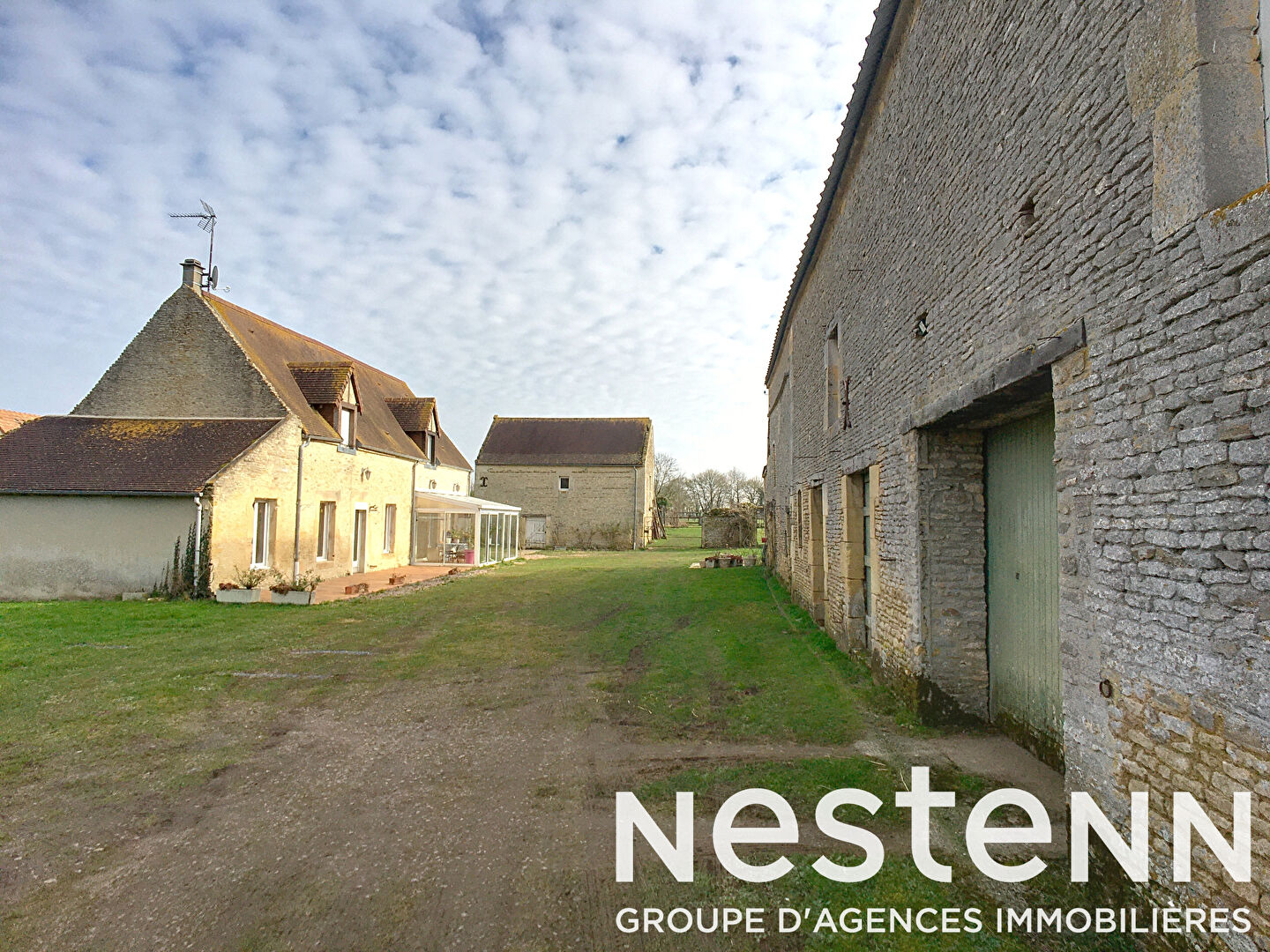 Corps de ferme en pierres de 143m² près de St Pierre sur Dives