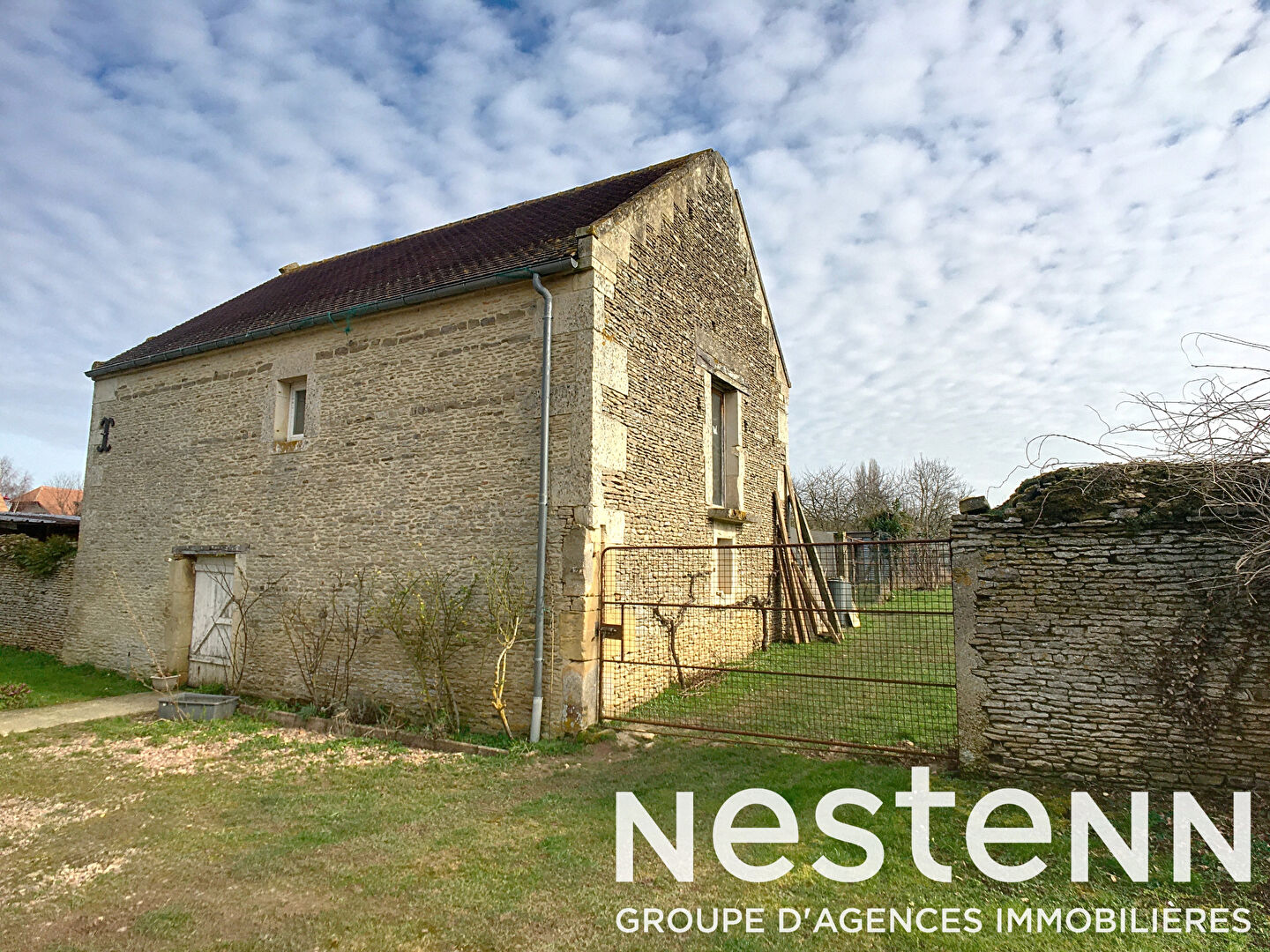 Corps de ferme en pierres de 143m² près de St Pierre sur Dives
