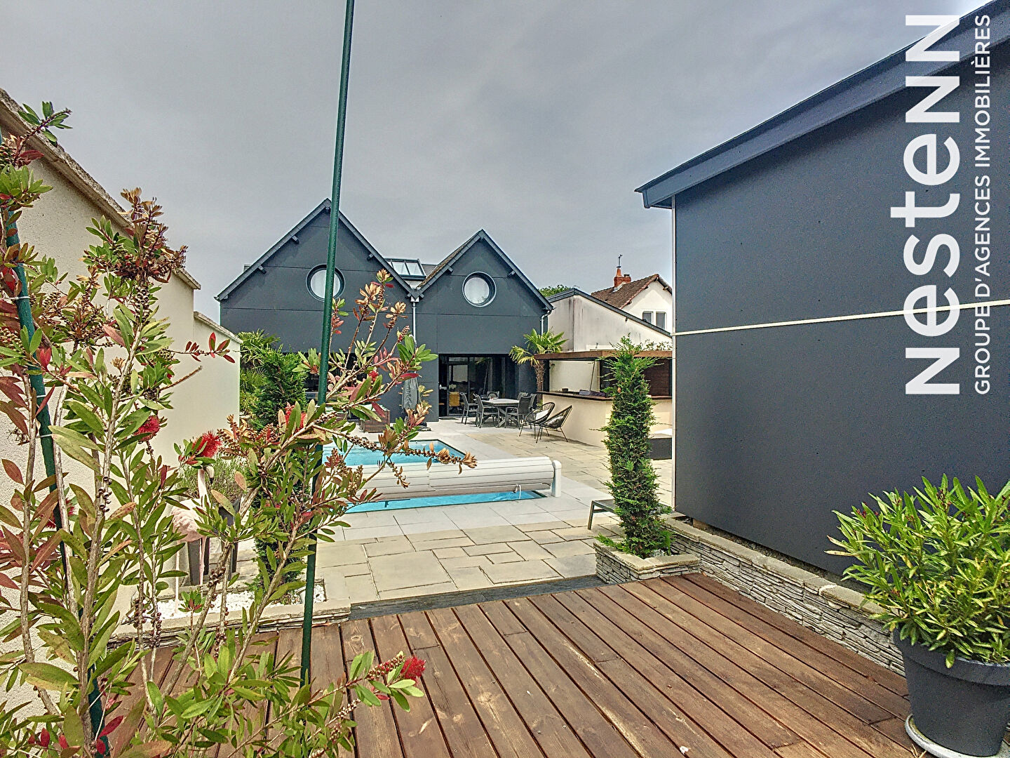 Maison  6 pièce(s) 221 m2