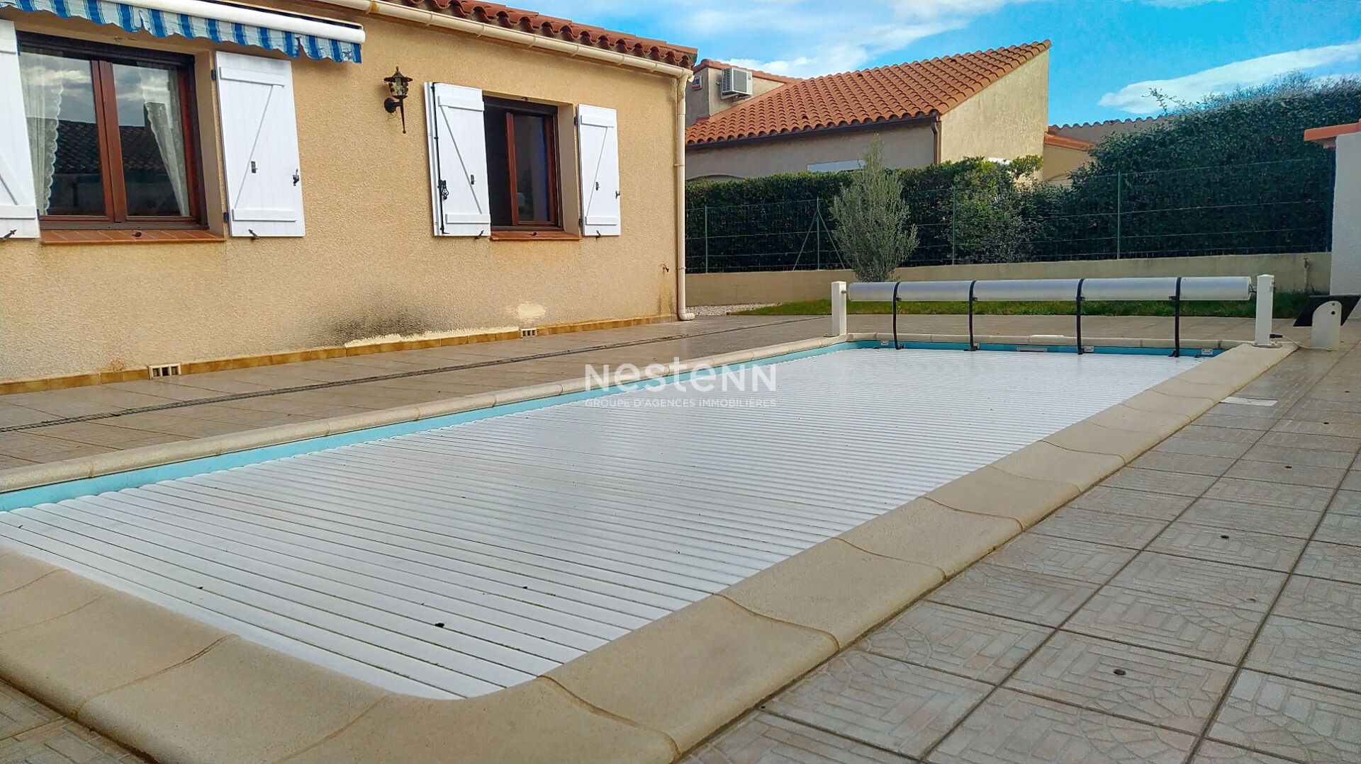 Villa de 3 faces plain pied avec piscine à Brouilla
