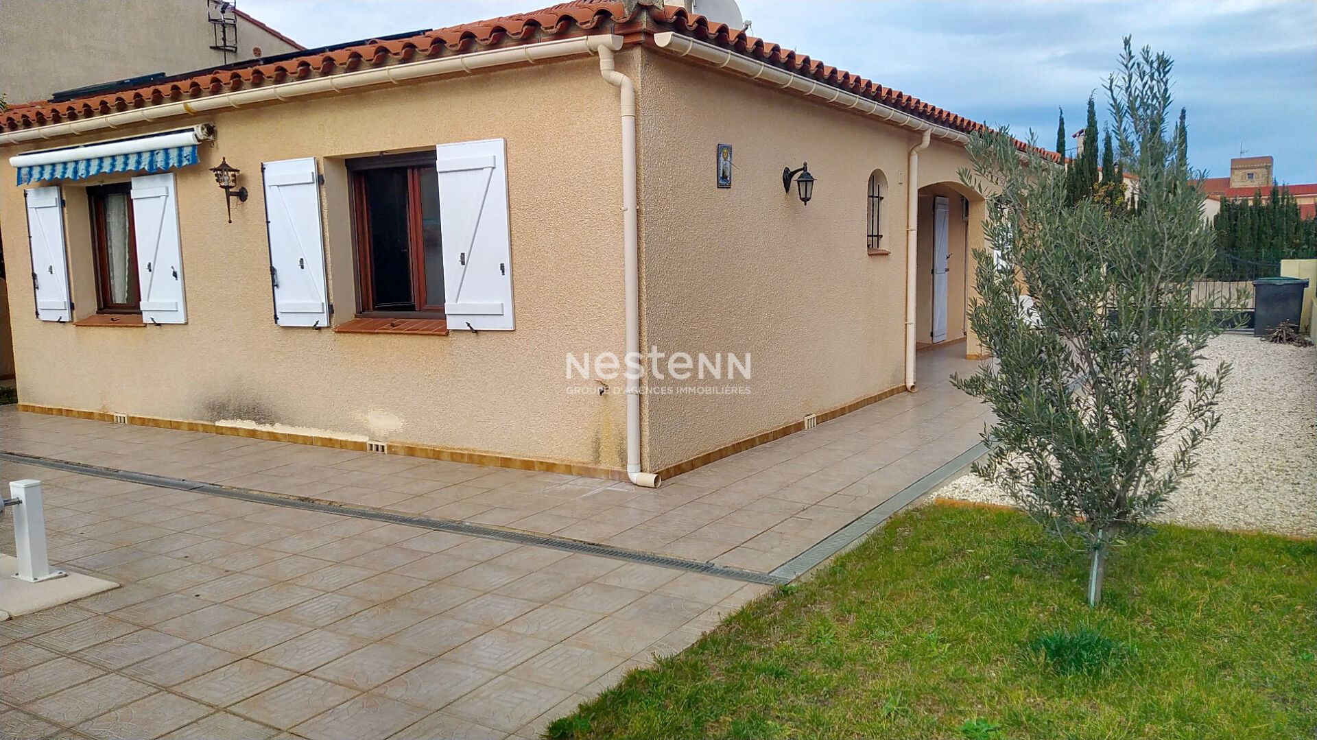 Villa de 3 faces plain pied avec piscine à Brouilla