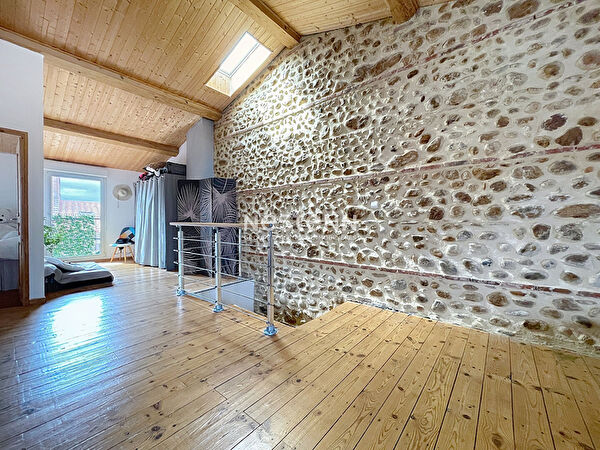 Vente par agence immobiliere à Theza (66200)