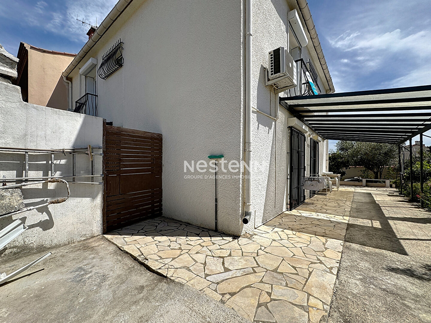Maison de 136.51 m2 à Perpignan 6 pièces, 3 faces avec garage et jardin