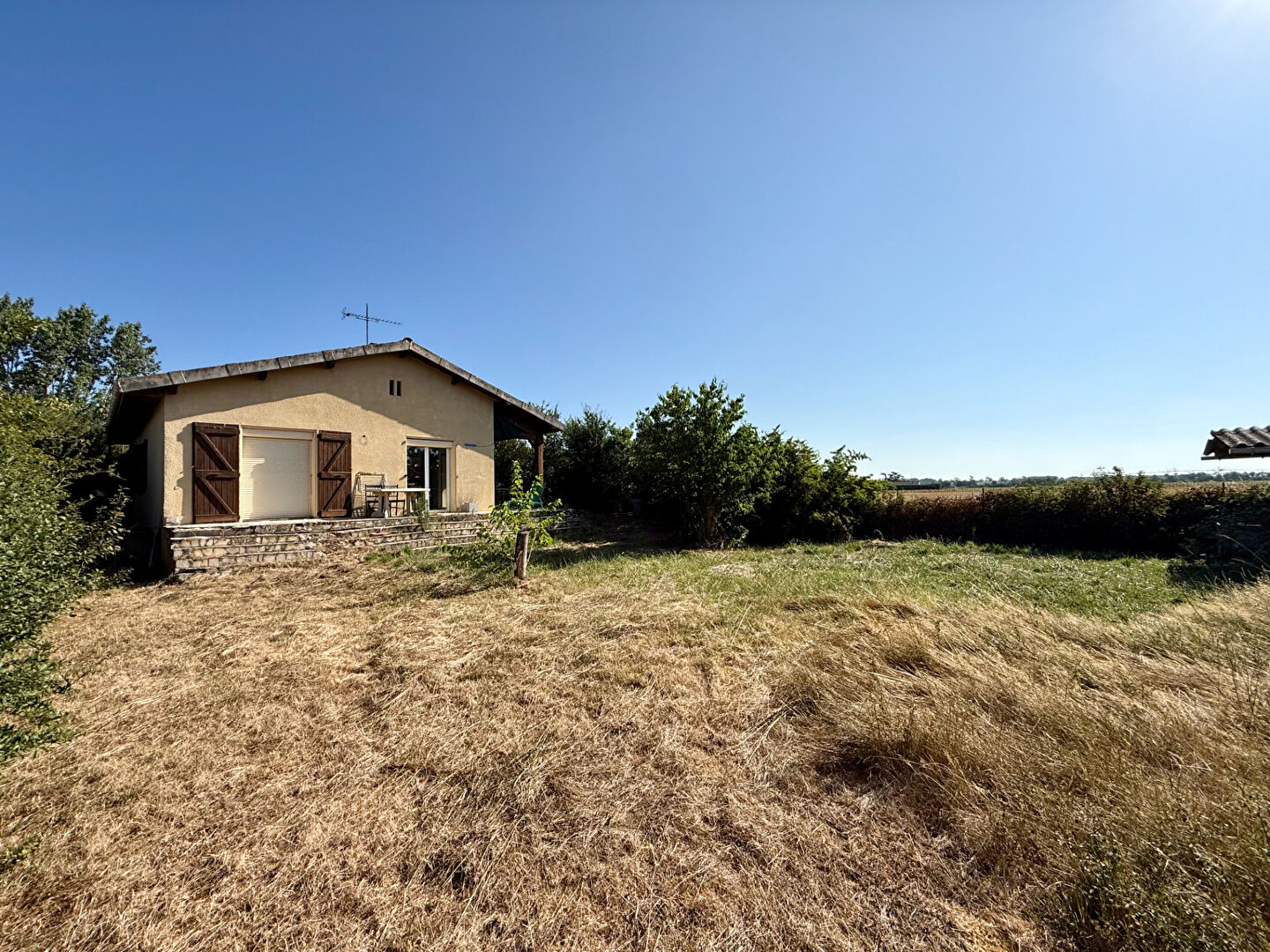 SAVERDUN : MAISON AVEC VUE PYRENNES ET APPARTEMENT INDEPENDANT EN CAMPAGNE