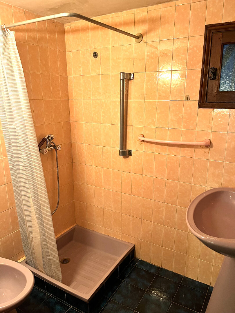 A VENDRE ANCIENNE MAISON A RENOVER   FORT POTENTIEL à 10 MINUTES DE TARASON