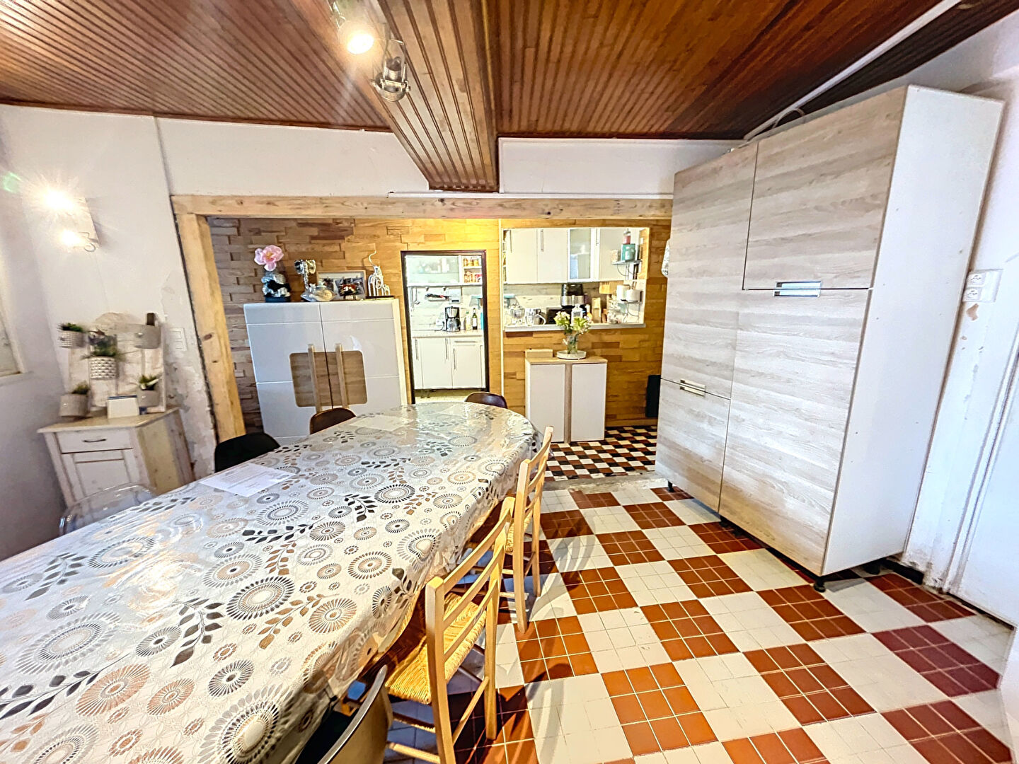 MAISON FAMILIALLE + GÎTES A VENDRE A ORNOLAC
