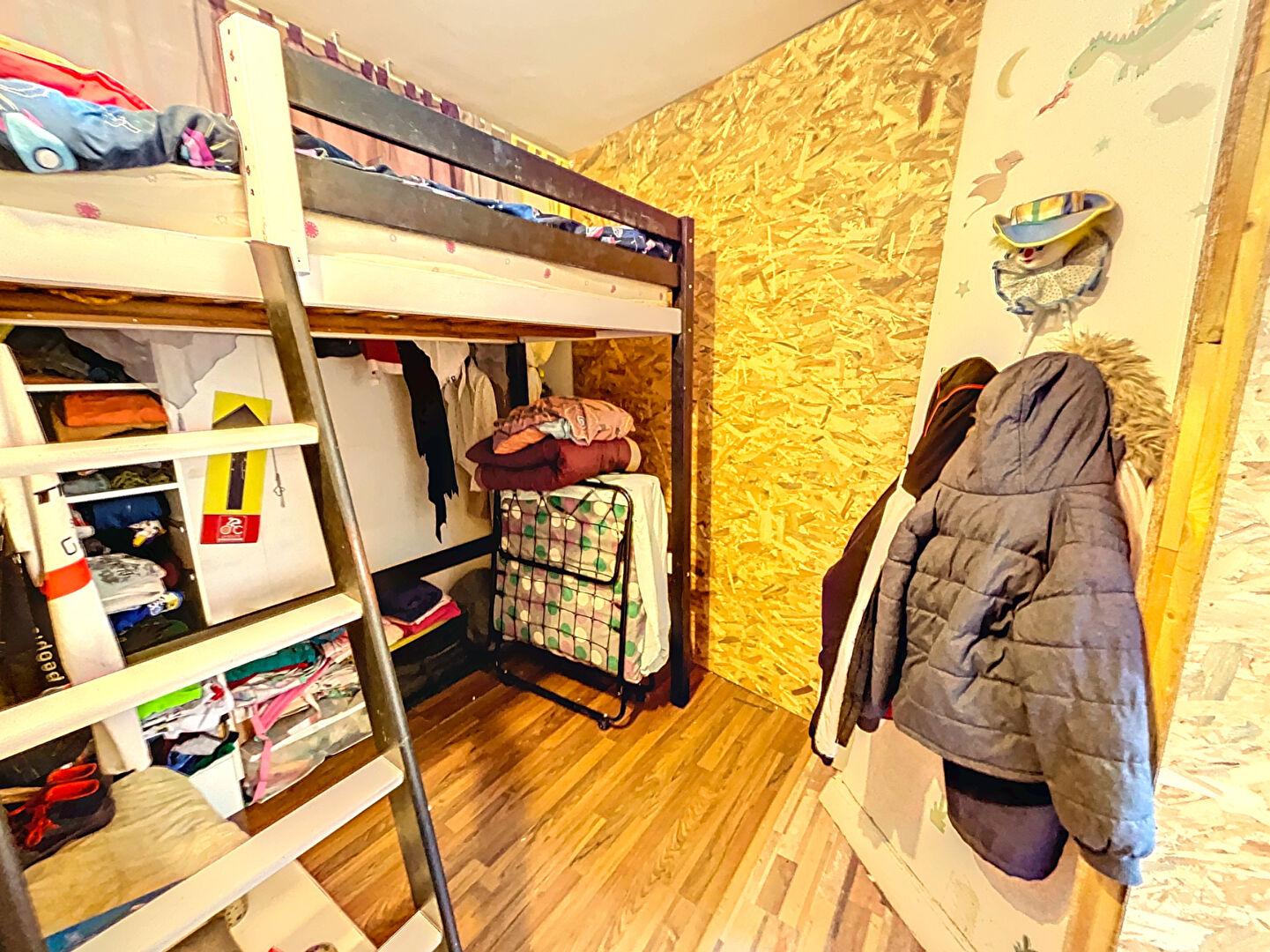 MAISON FAMILIALLE + GÎTES A VENDRE A ORNOLAC