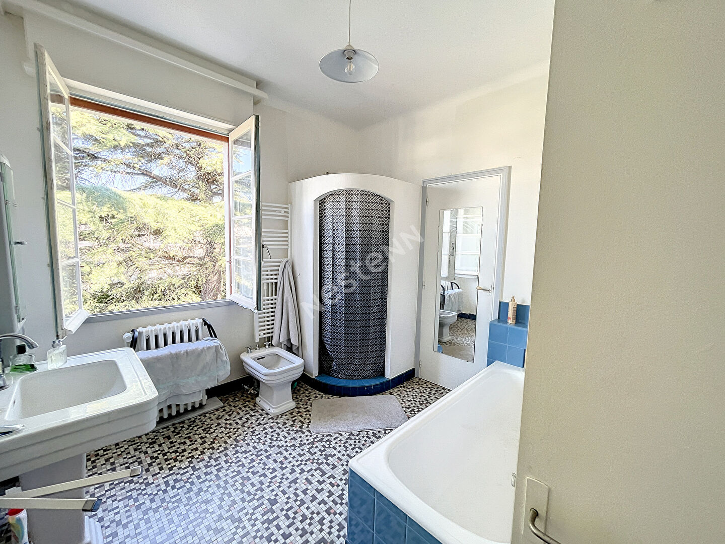 SAVERDUN : MAISON FAMILIALE SUR UN TERRAIN DE 2158M2