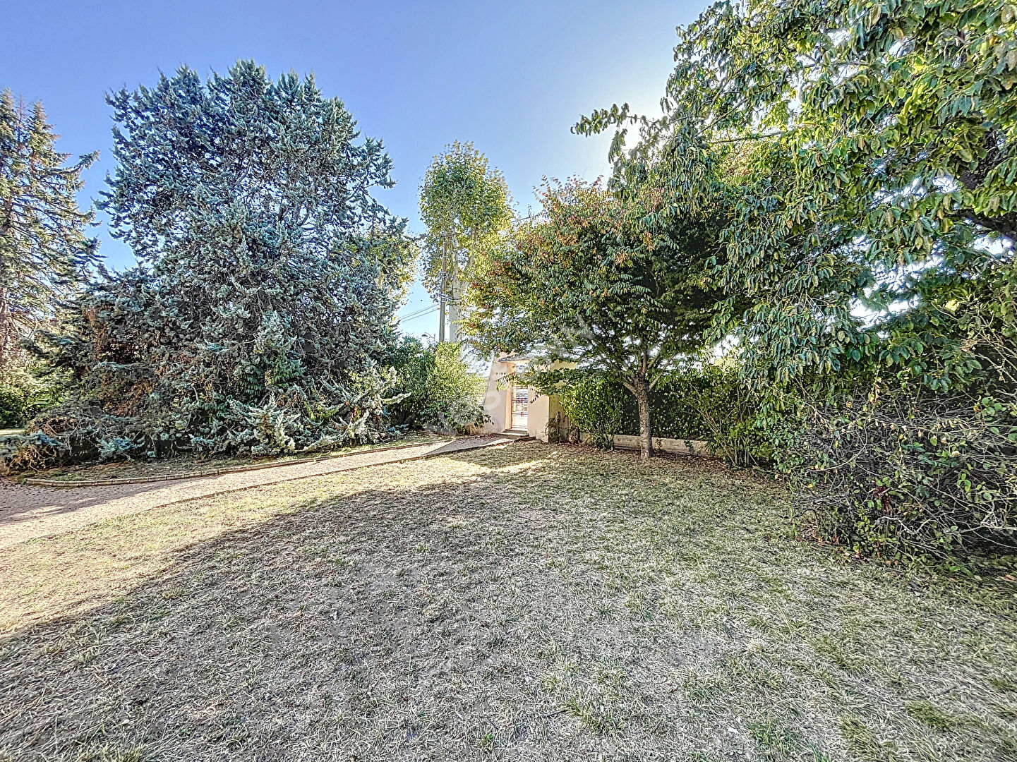 SAVERDUN : MAISON FAMILIALE SUR UN TERRAIN DE 2158M2