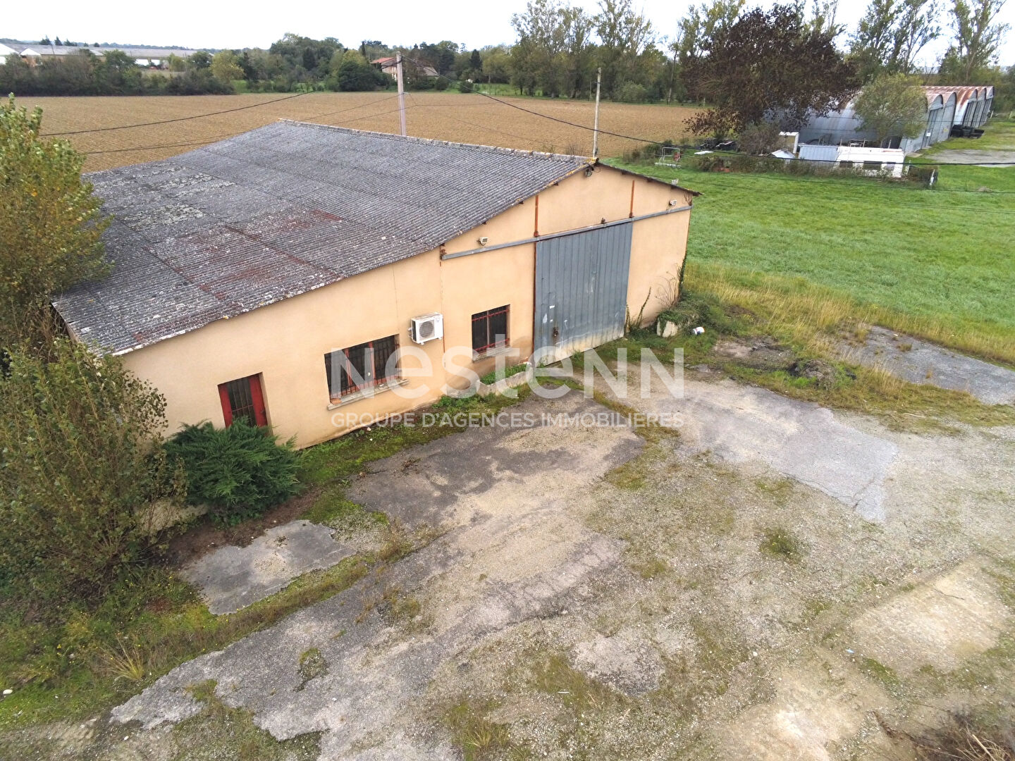 SAVERDUN : IDEAL PROJET PROFESSIONNEL, A VENDRE HANGAR ET CREATION D'UN LOGEMENT DE FONCTION