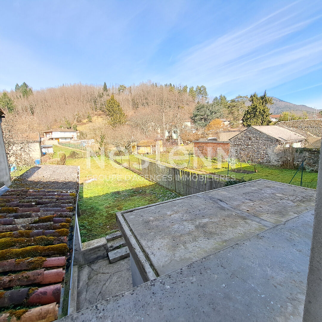 A VENDRE FOUGAX ET BARRINEUF MAISON 4 CHAMBRES ET JARDIN