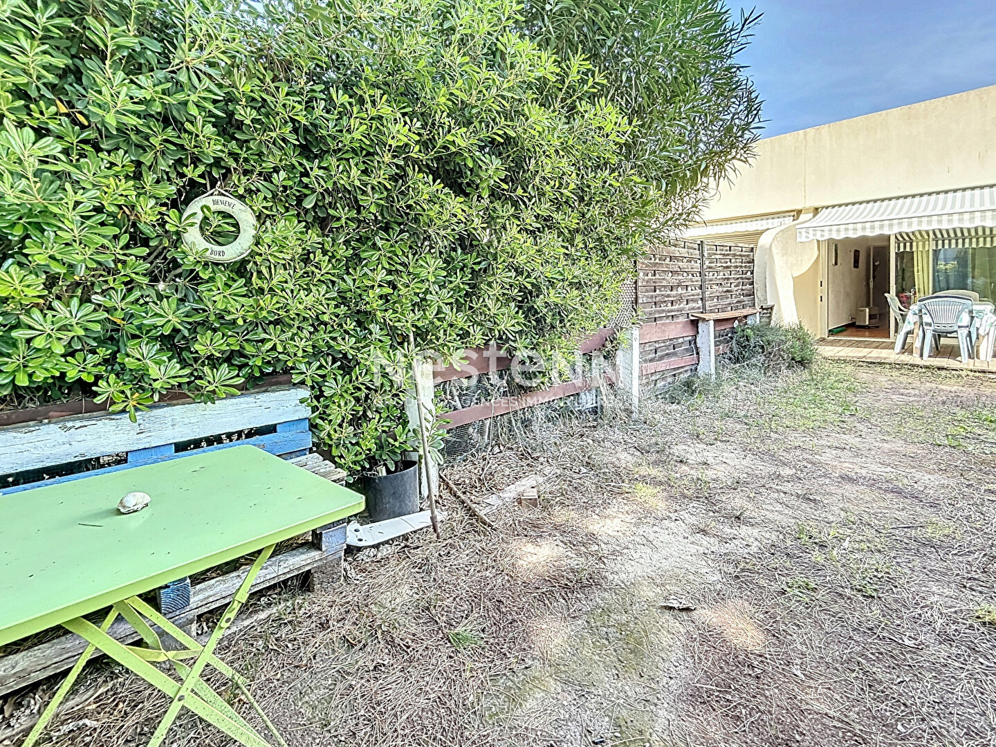 Port Camargue très bien situé Studio cabine avec très grand extérieur