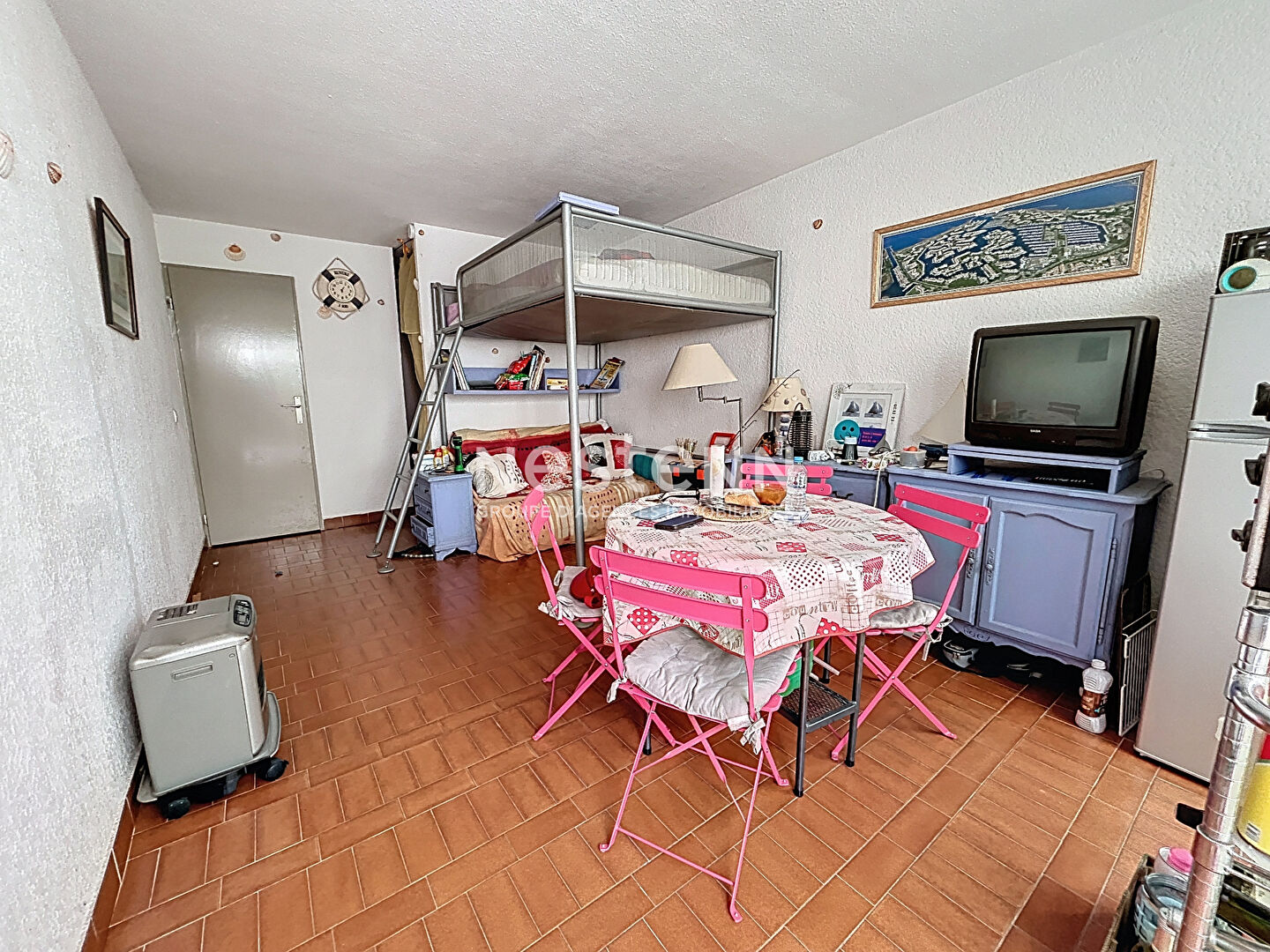 Port Camargue très bien situé Studio cabine avec très grand extérieur