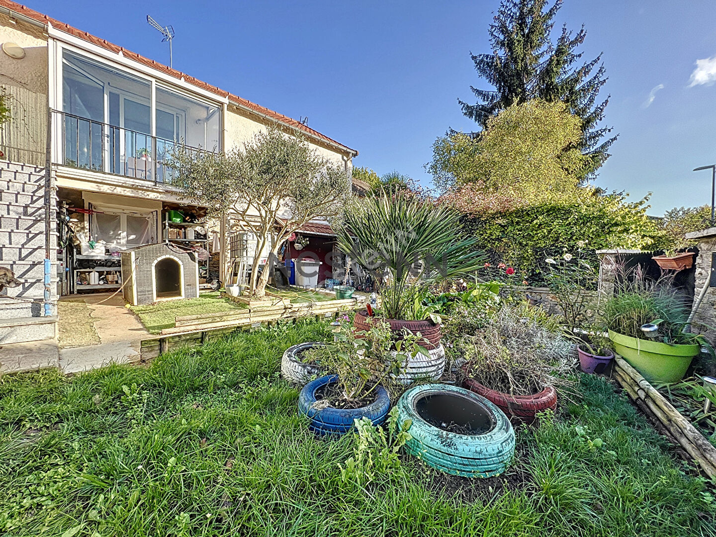 Maison Valenton secteur pavillonnaire avec terrasse et jardin