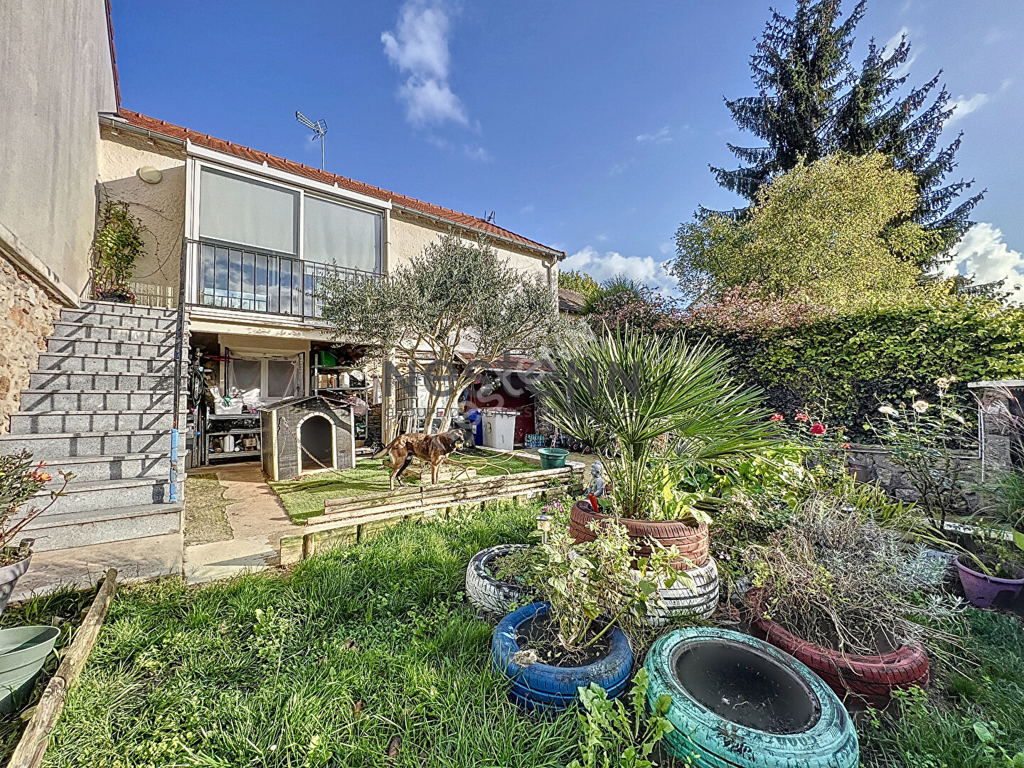 Maison Valenton secteur pavillonnaire avec terrasse et jardin