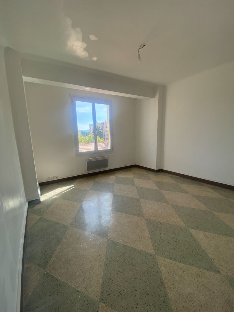 Appartement T3 traversant de 73m² lumineux quartier Saint Pierre