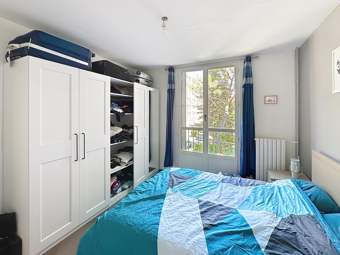 Appartement 3 pièce(s) 72 m²  avec extérieur, deux chambres, stationnement libre, avec une cave. Vendu  LOUE