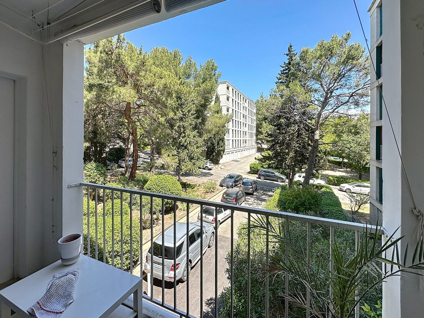Appartement 3 pièce(s) 72 m²  avec extérieur, deux chambres, stationnement libre, avec une cave. Vendu  LOUE