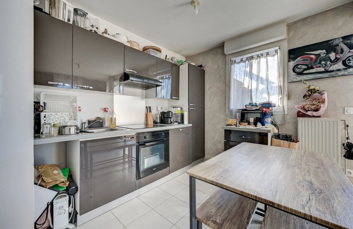 Appartement Marseille 13012 - 3 pièce(s) 57 m2 - dernier étage ,terrasse de 57m², double box en ss sol