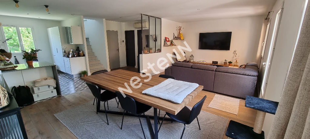 Appartement Gemenos 3 pièce(s) 100 m2 +terrasse +2 places de stationnement