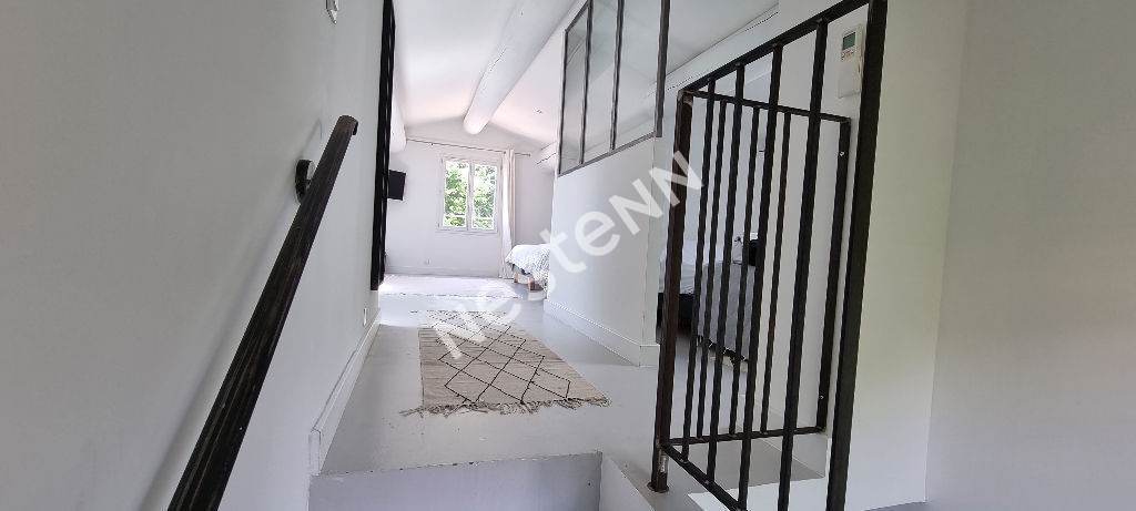 Appartement Gemenos 3 pièce(s) 100 m2 +terrasse +2 places de stationnement