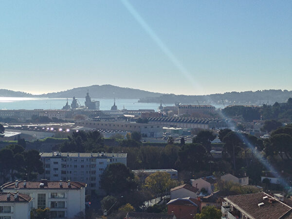 Vente par agence immobiliere à Toulon (83000)