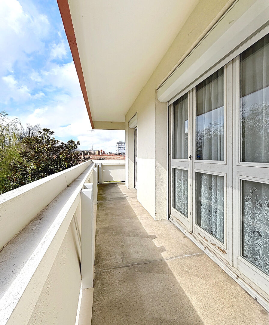 Grand appartement T4 très lumineux de 94 m² avec terrasse Montauban quartier médiathèque