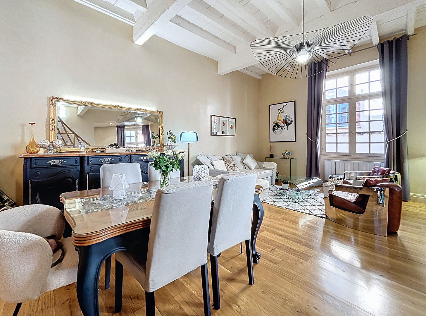 Magnifique Loft 105 m² avec stationnement dans hôtel particulier de Montauban