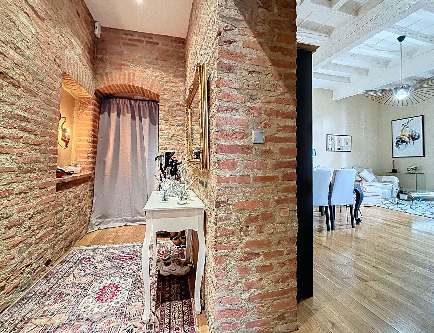 Magnifique Loft 105 m² avec stationnement dans hôtel particulier de Montauban