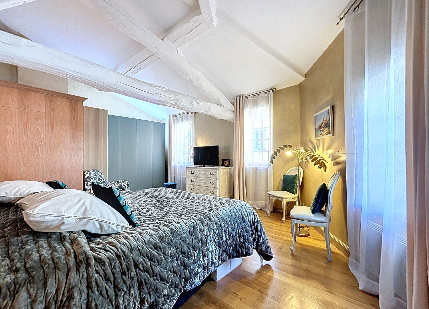 Magnifique Loft 105 m² avec stationnement dans hôtel particulier de Montauban