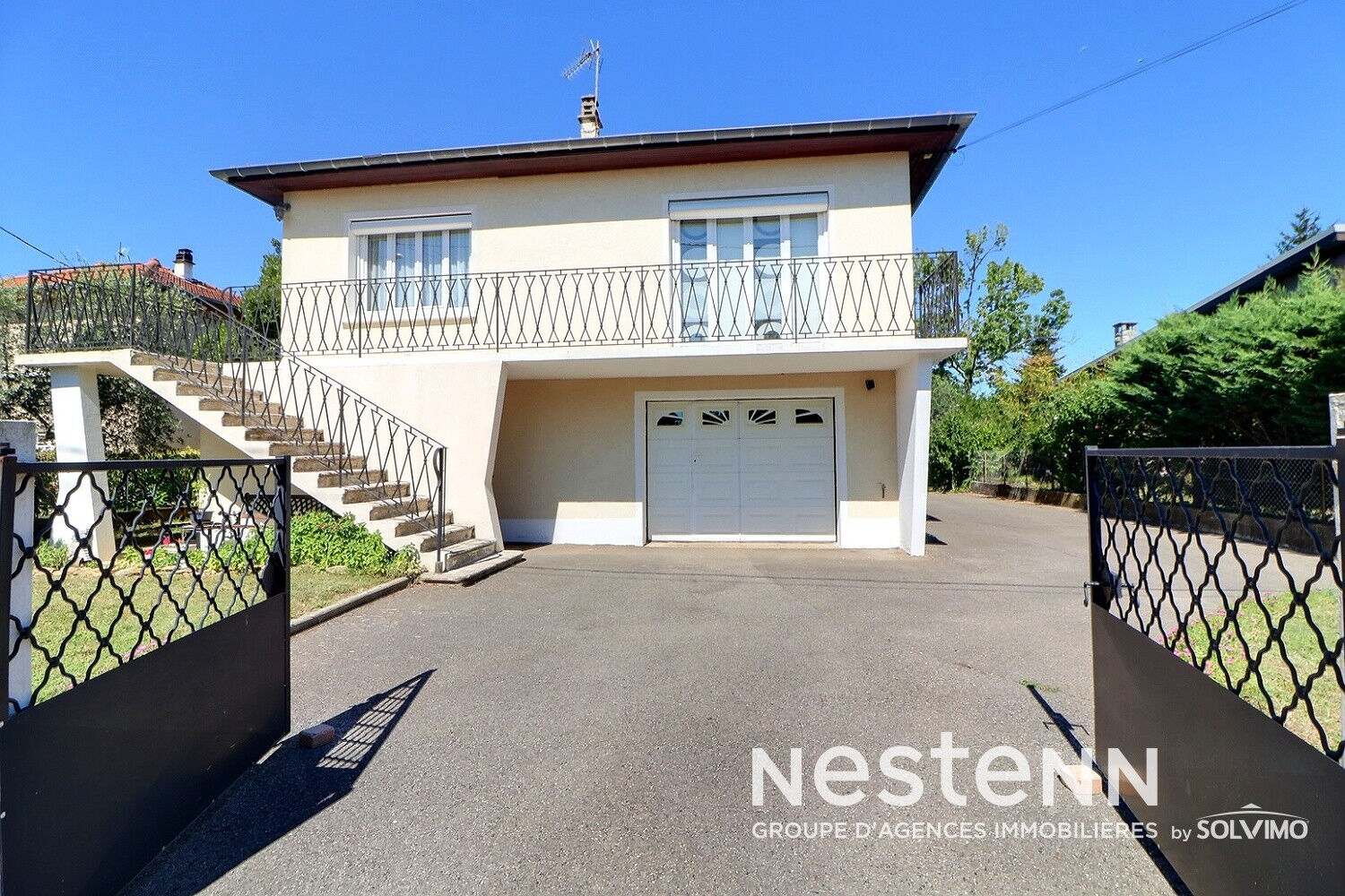 Maison Manissieux 6 pièces 180 m2,  terrain 938m2
