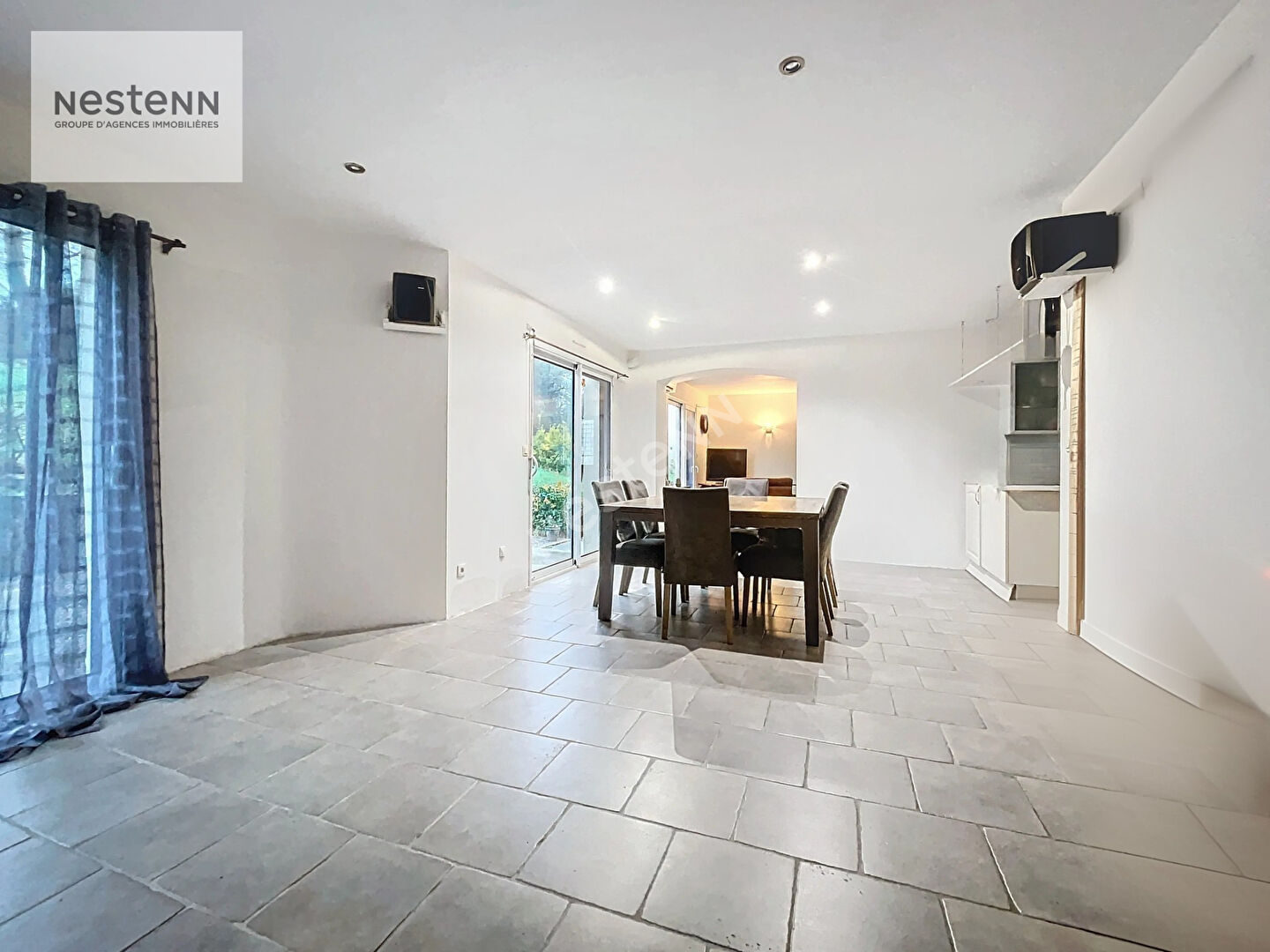 Maison de 2007 - 7 pièces - 146 m² - ELLIANT BOURG