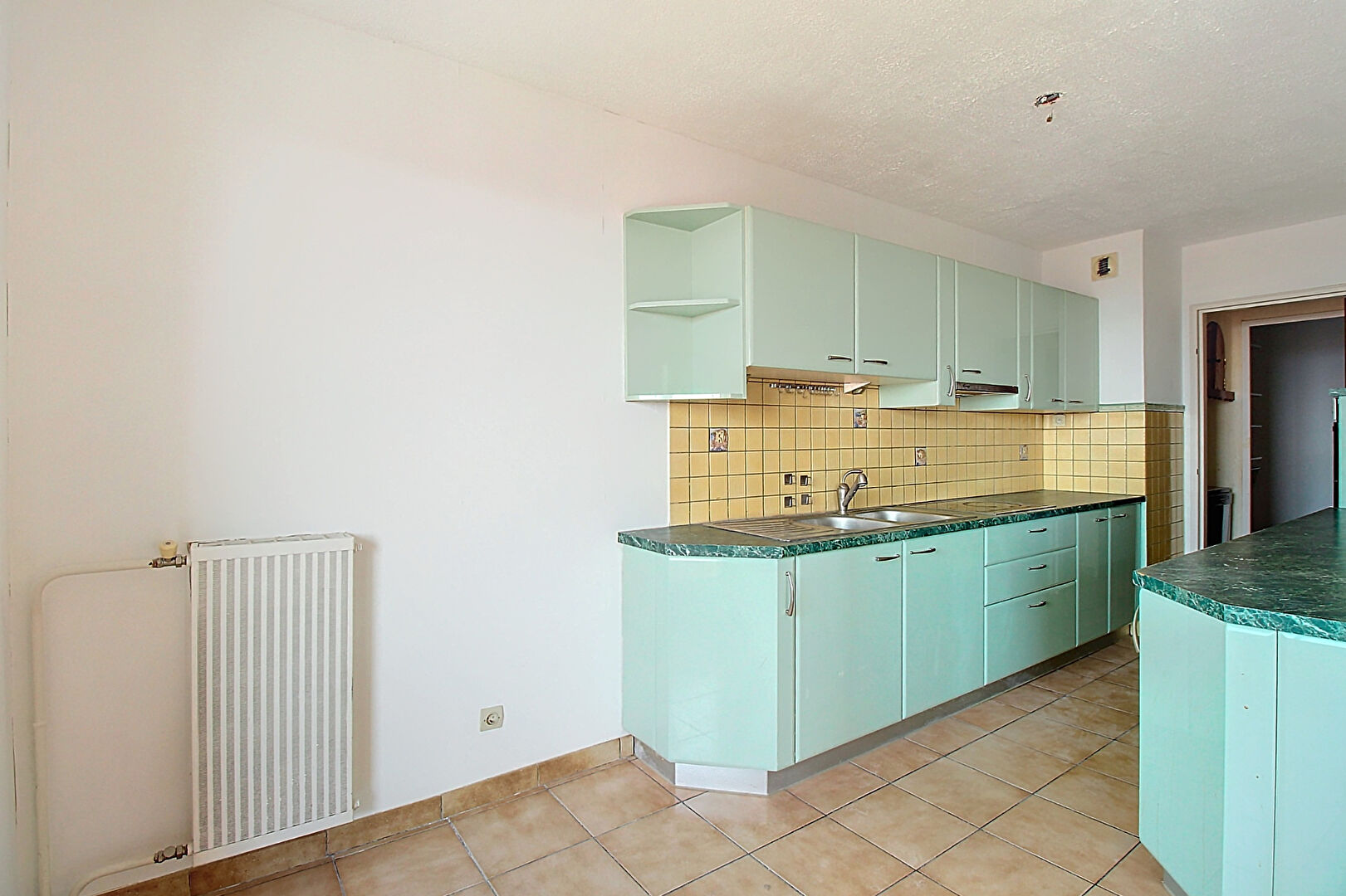 En dernier étage avec vue imprenable sur l'étang de Berre, appartement à Vitrolles 4 pièces 84 m²