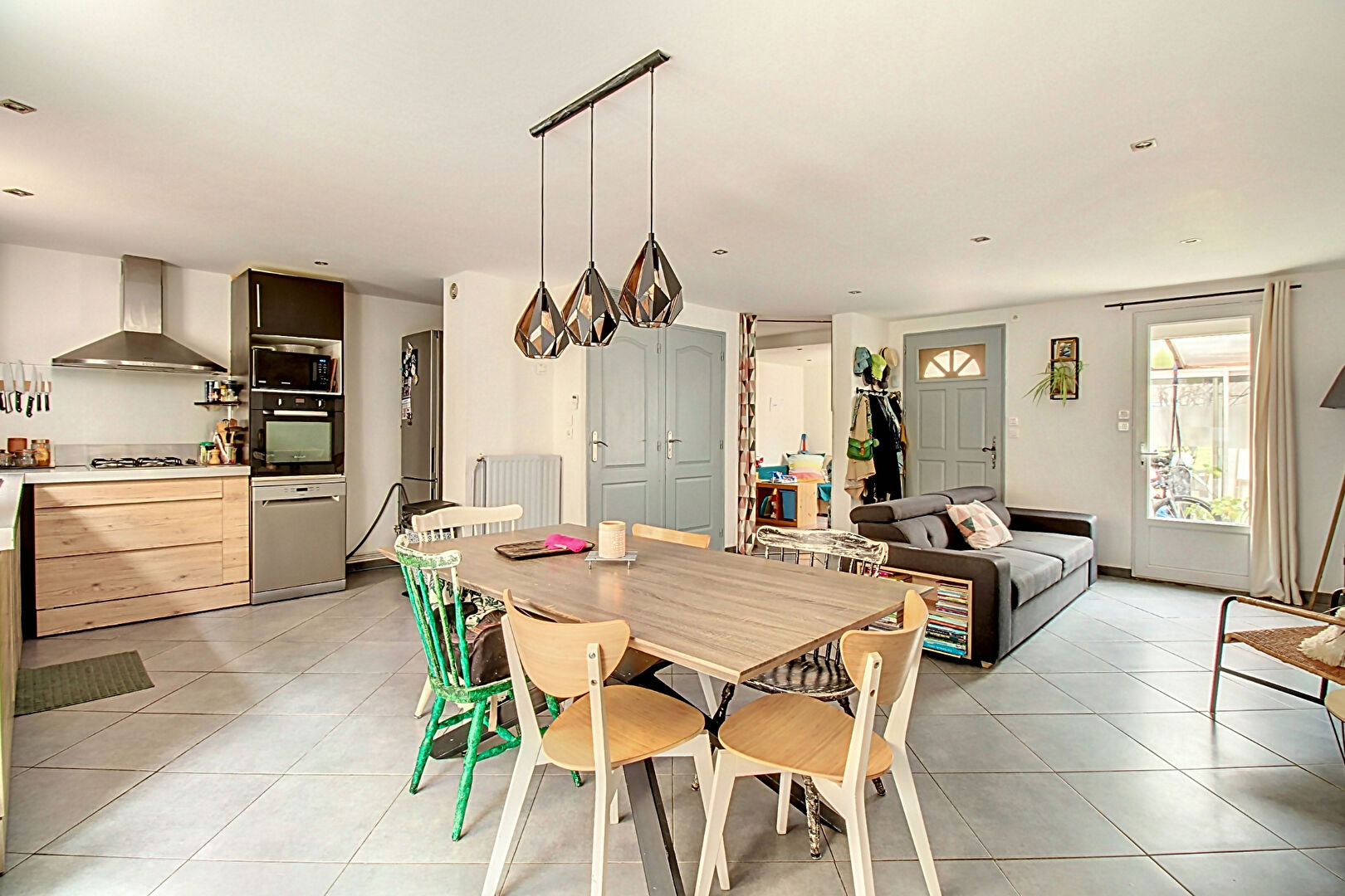 Maison Vitrolles 5 pièces 88 m² + véranda 9m² + jardin + cuisine d'été