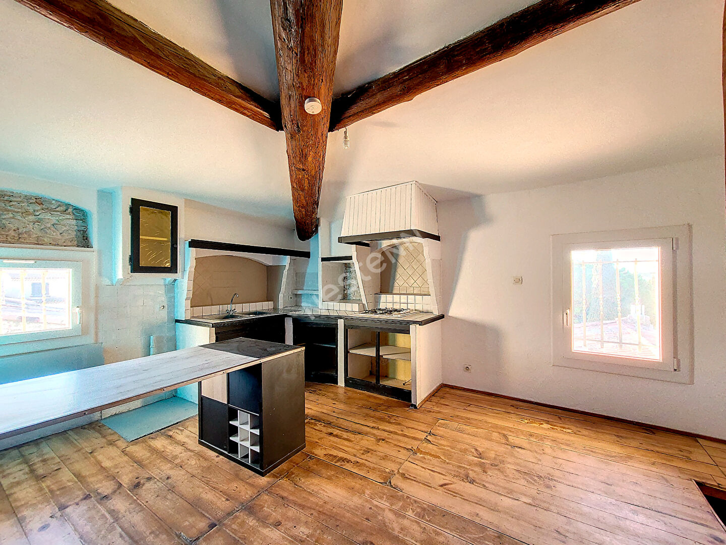 Immeuble de rapport locatif de114 m²  avec trois T2 indépendants