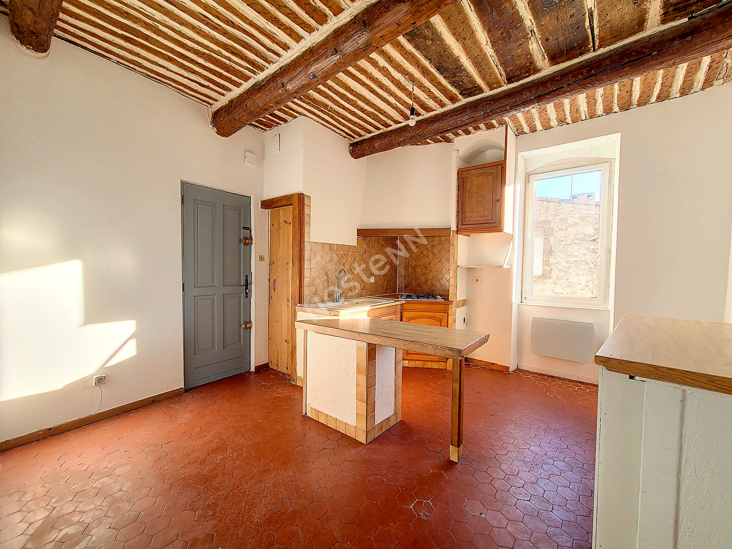 Immeuble de rapport locatif de114 m²  avec trois T2 indépendants