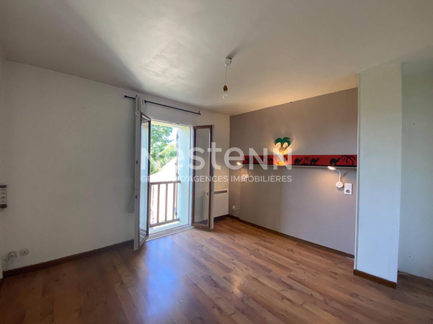 Appartement en plein coeur d'Itteville - Secteur Bourg - 3 chambres - Triplex - Jardinet privatif