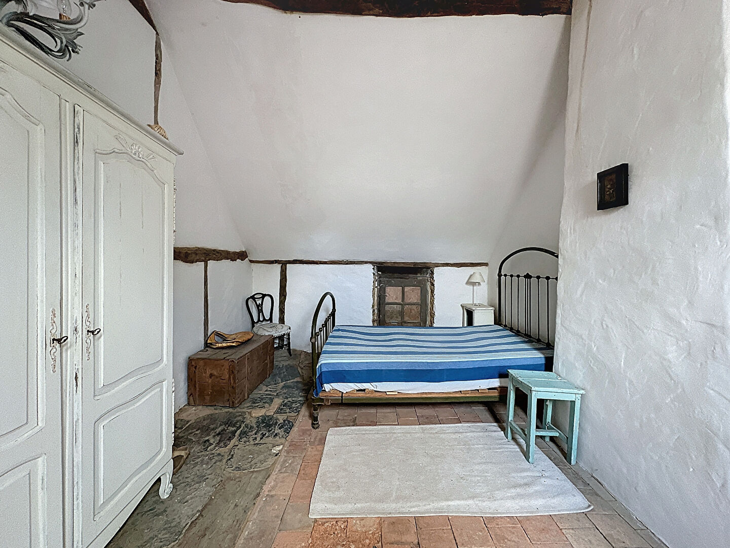 A VENDRE - Maison à rénover dans le bourg de La Jaille Yvon, d'une superficie de 117m2 avec un terrain de plus de 300m2