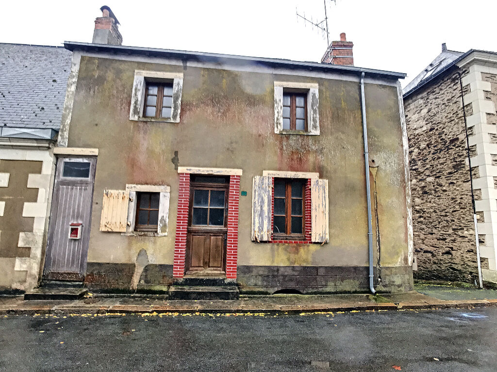 A mi-chemin entre Le Lion d'Angers et Chateau Gontier, Maison de bourg à La Jaille Yvon