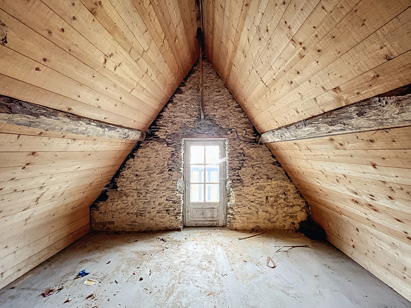 Vente maison de plain pied, 75m2, 2 chambres, avec terrain non-attenant à La Jaille Yvon